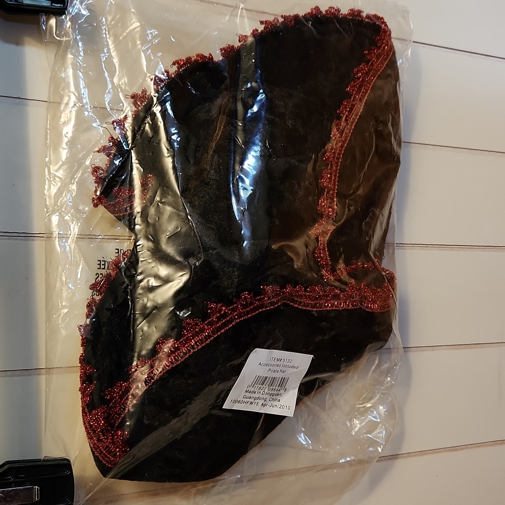 Pirate Hat NWT